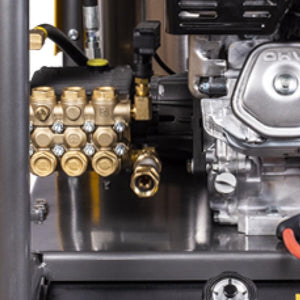 BE Power HW4013HG 4,000 PSI - 4.0 GPM Hot Water Pressure Washer with Honda GX390 Engine and General Triplex Pump close up