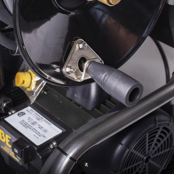 BE Power P1515EPNW 1,500 PSI 1.6 GPM 1.5 HP Electric Pressure Washer with Powerease Motor and Triplex Pump close up
